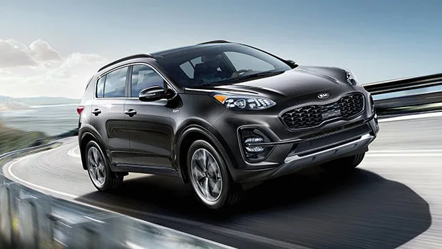 sportage20201572285879701 Черный внедорожник на извилистой дороге